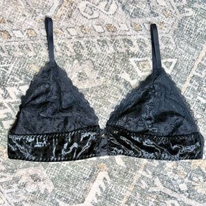 Elegant Black Lace & Velvet  Bralette by Ella Lust Size 3 XL
